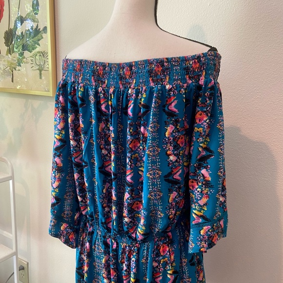 Bright Patterned Off Shoulder Bell Sleeve Romper - Picture 7 of 7